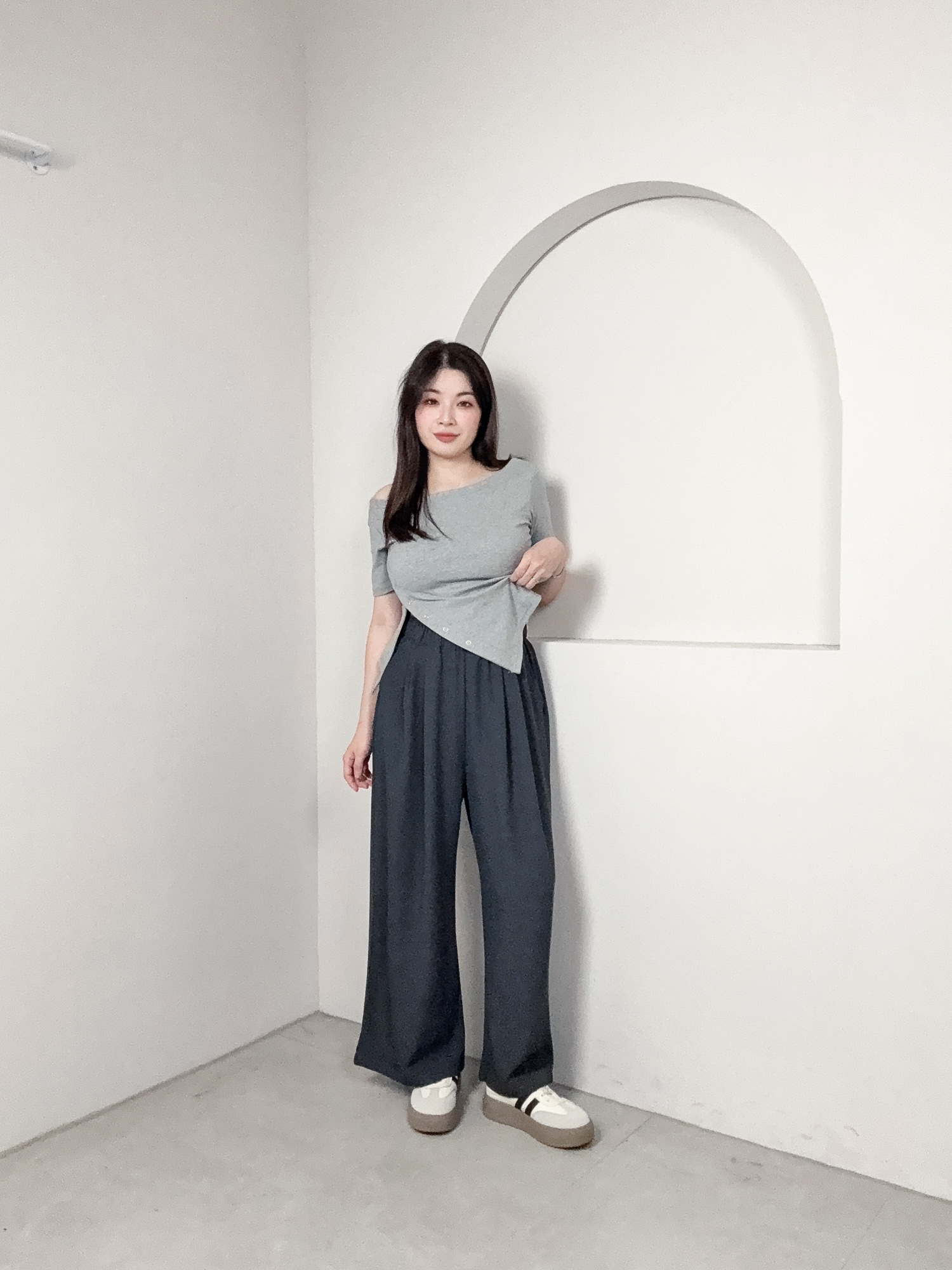 咖啡廳女孩斜領開扣T♡