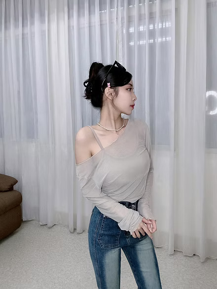 現+預｜ 微透感雙肩上衣【測試】