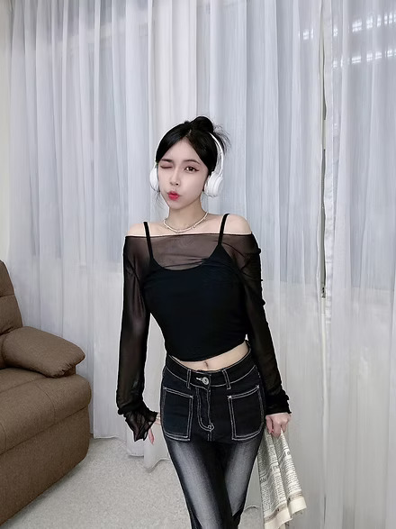 現+預｜ 微透感雙肩上衣【測試】